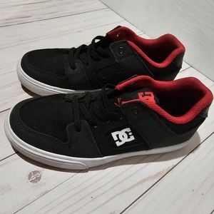 DC Shoes slip on sneakers Youth Boys Size 4